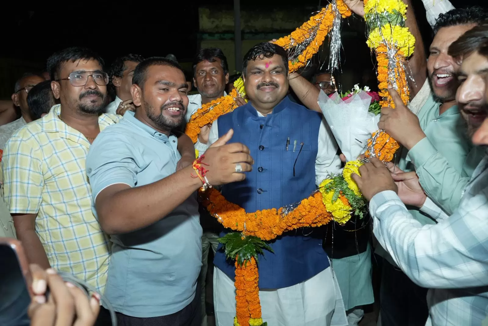 गजेंद्र यादव का अहिवारा में स्वागत, शपथ लेने के बाद सीधे पहुंचे गांव