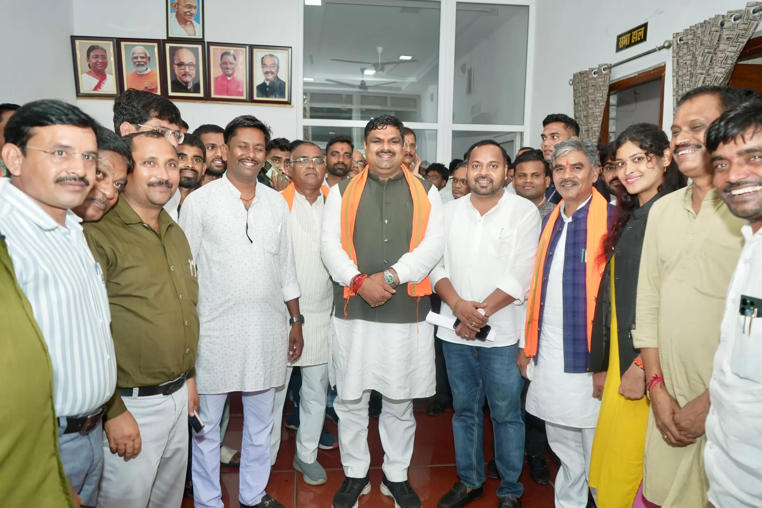 नवनियुक्त शिक्षा मंत्री गजेन्द्र यादव का का धमधा, साजा, बेमेतरा में भव्य स्वागत