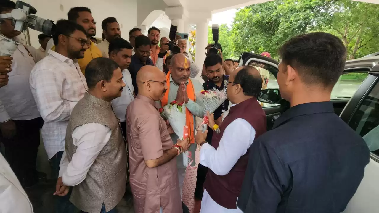 उप मुख्यमंत्री अरुण साव का दुर्ग भाजपा ने किया स्वागत