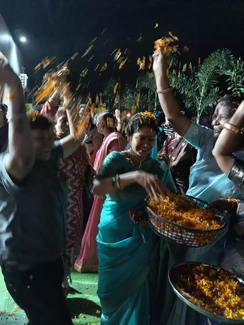 महापौर अलका बाघमार ने महिलाओं संग मनाया “करू भात भोज,  तीजहारिन महिला संग सादगी और आत्मीयता का आयोजन,करेला-भात और खीरे से निभाई गई लोक परंपरा