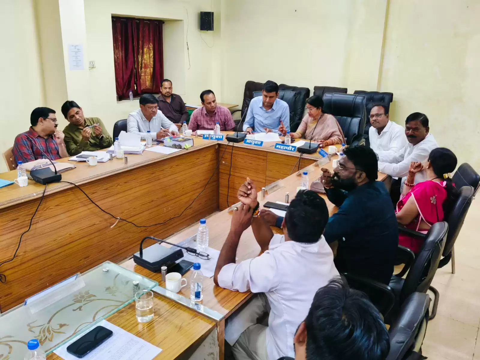 मेयर इन काउंसिल की बैठक में महत्वपूर्ण निर्णय, दुकानों में अतिरिक्त निर्माण पर वसूले जाएंगे अर्थदंड और प्रीमियम राशि