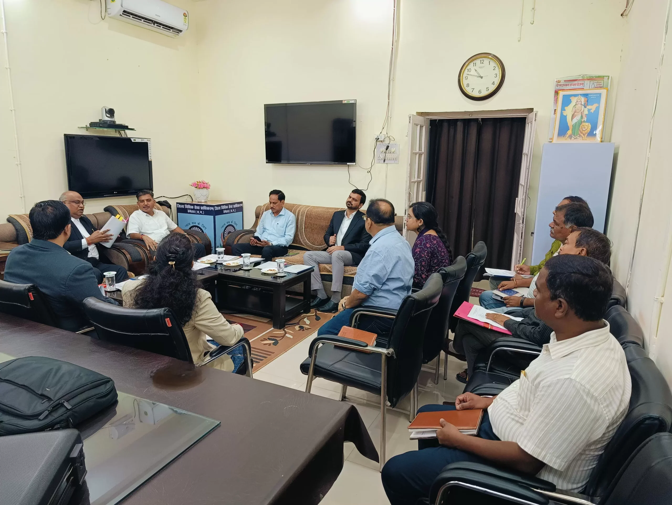 प्रधान जिला न्यायाधीश द्वारा 13 सितम्बर नेशनल लोक अदालत की पूर्व तैयारी के संबंध में ली गई बैठक