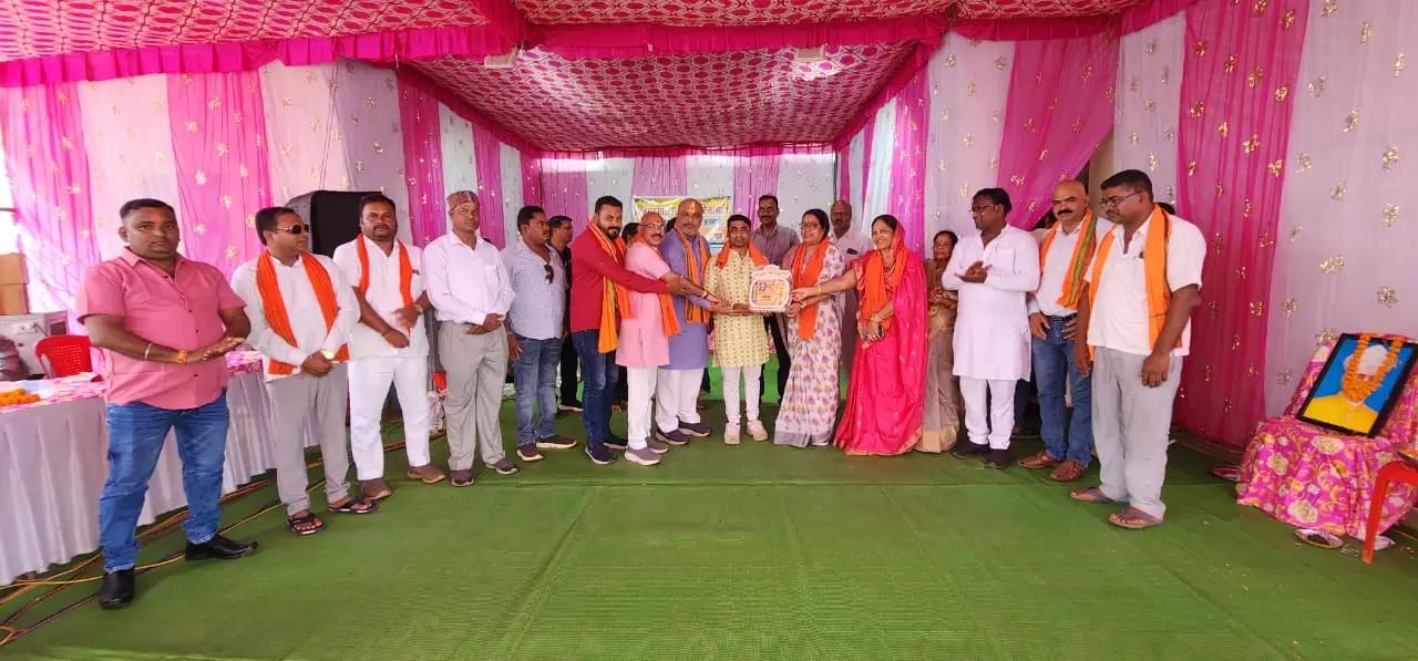 कला एवं शिक्षक सम्मान समारोह कार्यक्रम में सम्मिलित हुए दुर्ग ग्रामीण विधायक ललित चंद्राकर