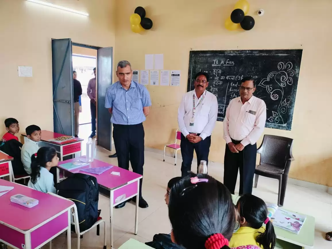 जिले में नवस्थापित केंद्रीय विद्यालय में कक्षाओं का शुभारंभ, कलेक्टर ने किया निरीक्षण