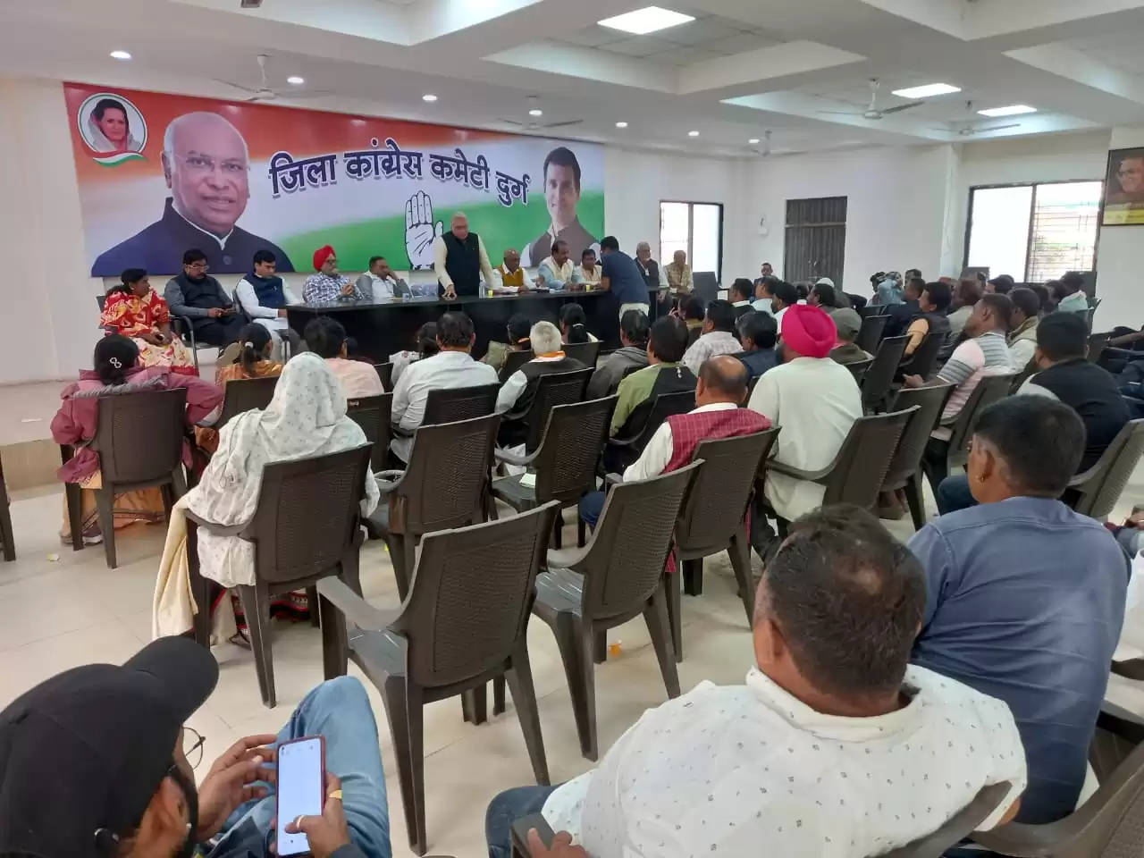 तीन बार के ब्लॉक अध्यक्षों को नहीं मिलेगा मौका, पांच ब्लॉक में कई दावेदार, तीन-तीन का पैनल बनाकर भेजा जा रहा