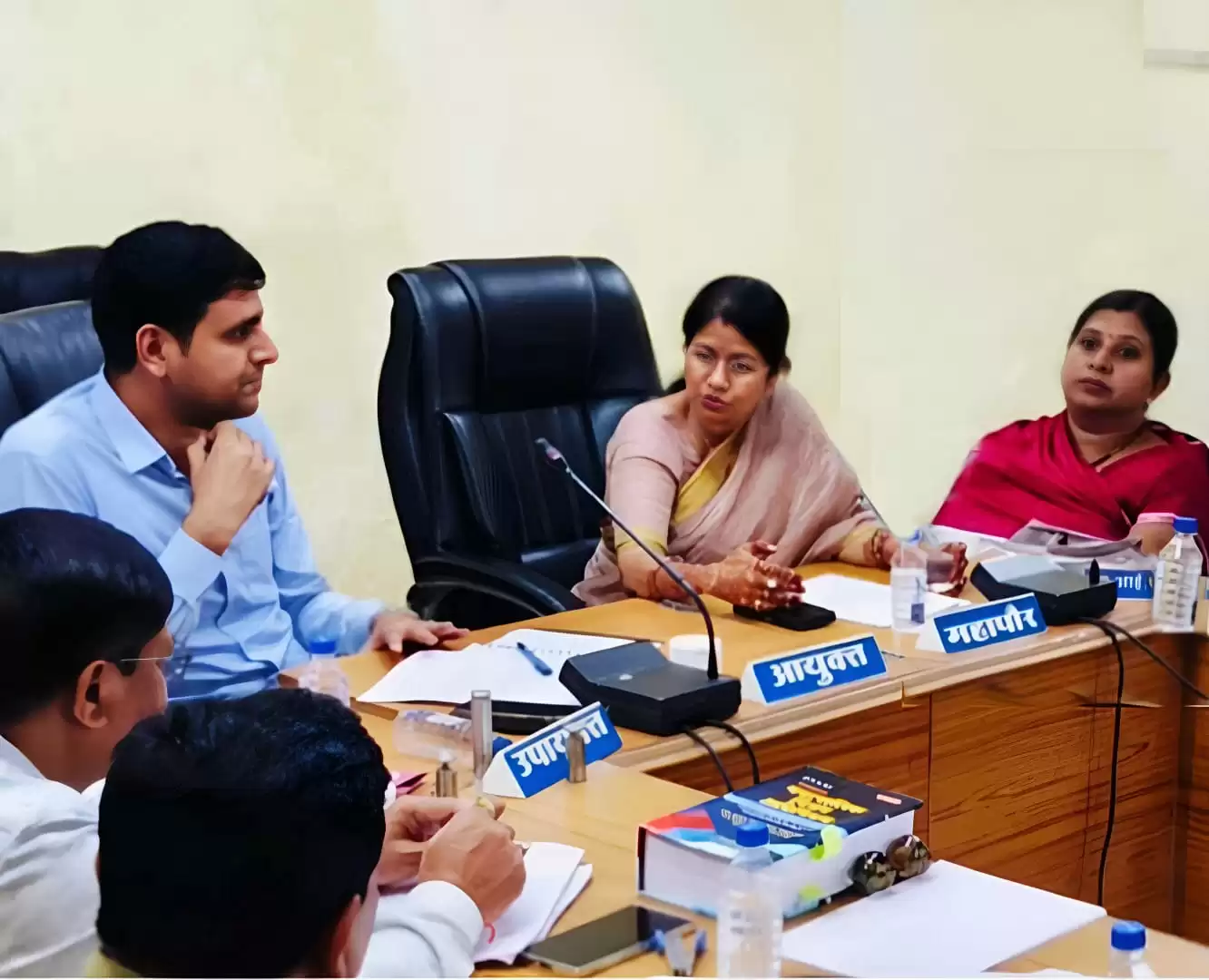 नवरात्रि से पहले लिकेज व तकनीकी खामियां ठीक कर पेयजल व्यवस्था दुरुस्त करने महापौर अल्का बाघमार ने दिए निर्देश