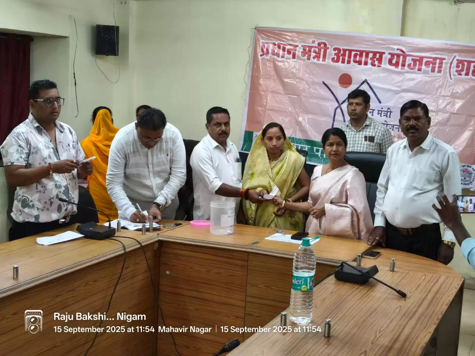 दुर्ग में प्रधानमंत्री आवास योजना से 15 हितग्राहियों को मिला नया घर