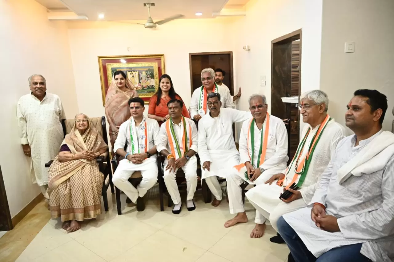 कांग्रेस के महासचिव सचिन पायलट कांग्रेस दिग्गजों संग पहुँचे वोरा निवास