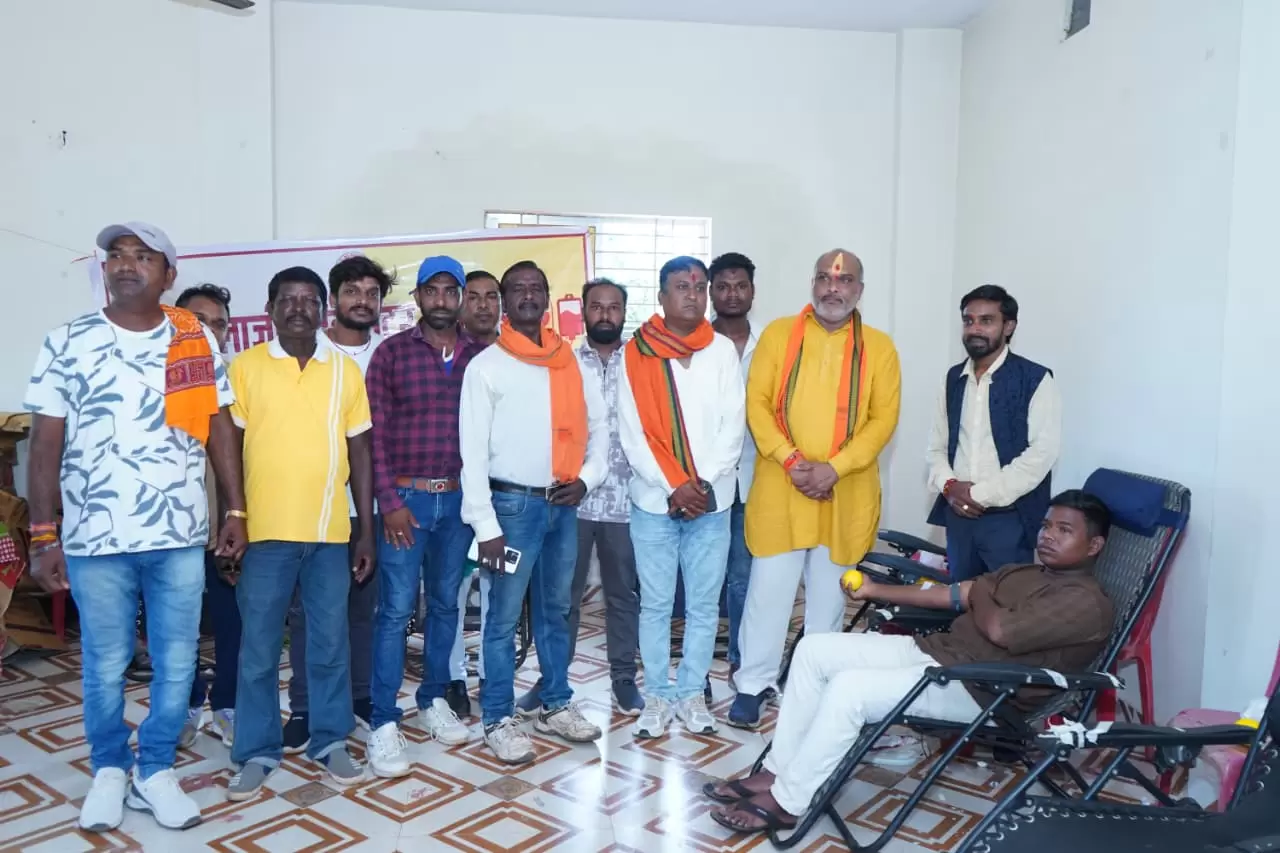 रक्तदान महादान शिविर मे शामिल हुए दुर्ग ग्रामीण विधायक ललित चंद्राकर