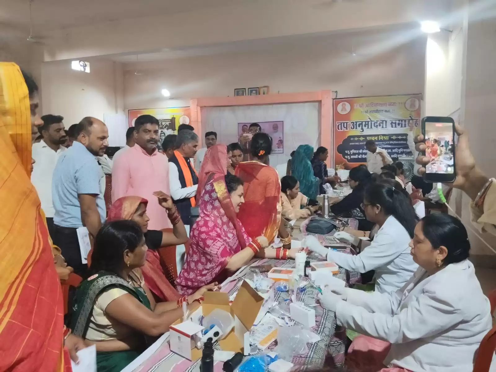 साजा में स्वास्थ्य परीक्षण और जांच का शिविर लगाया गया