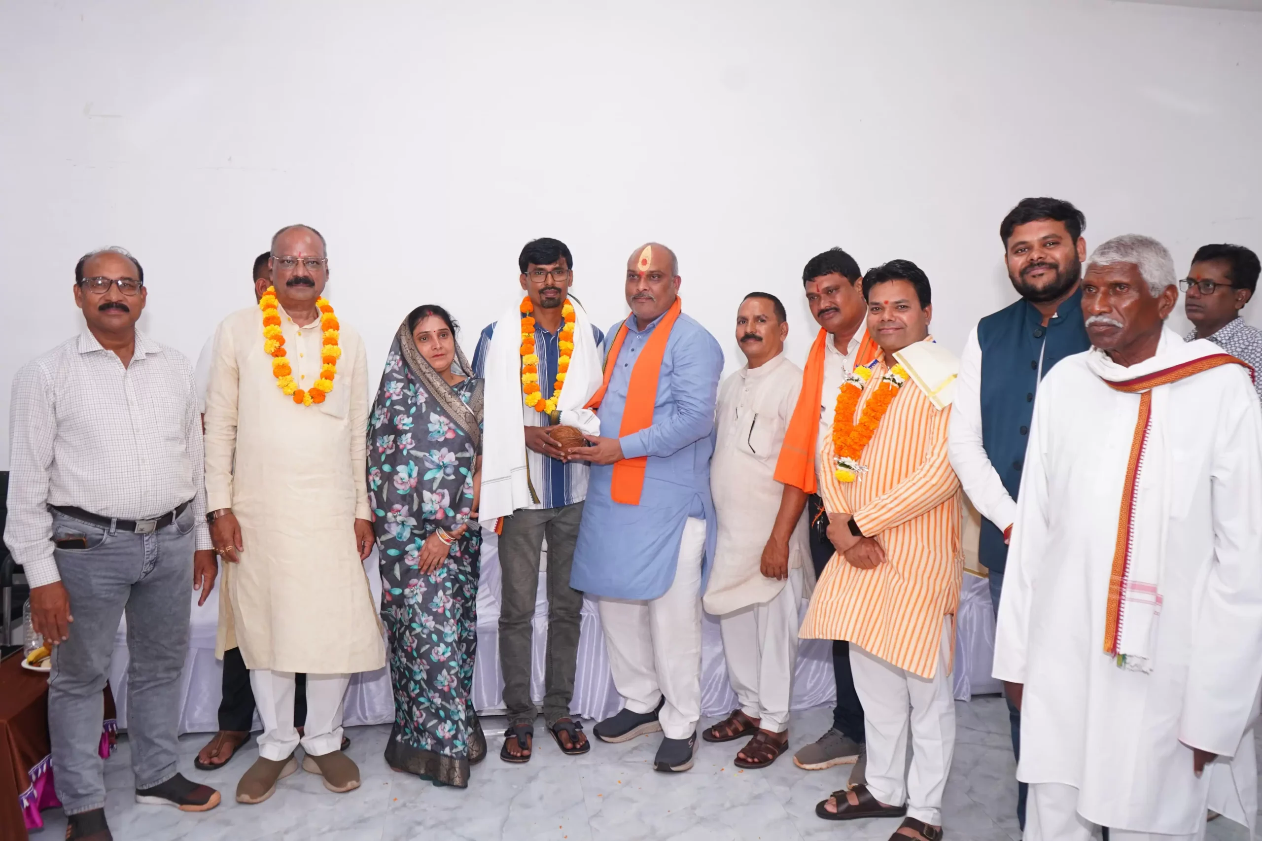 दुर्ग ग्रामीण विधायक ललित चंद्राकर ने चंद्रनाहु कुर्मी समाज के नवनिर्वाची पदाधिकारियों का किया सम्मान