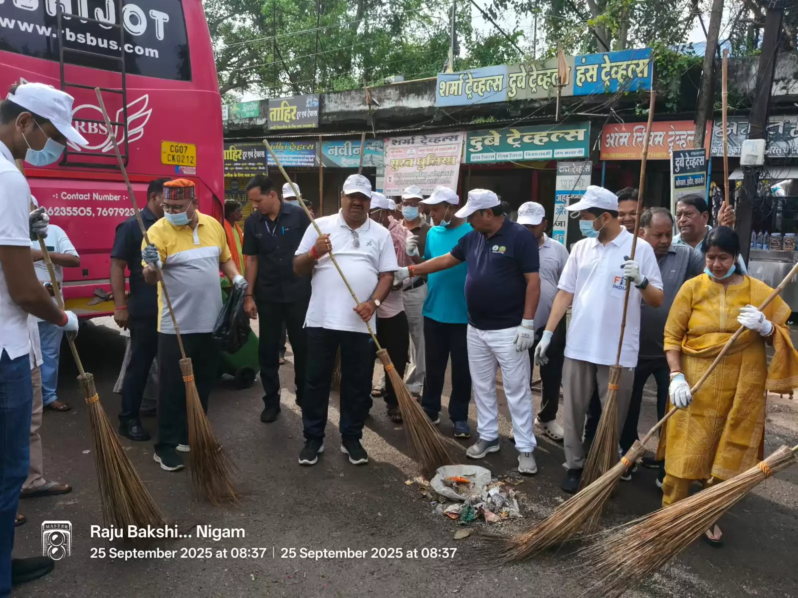 स्वच्छता ही सेवा 2025 अभियान में नया बस स्टैंड परिसर चमका, जनप्रतिनिधियों व नागरिकों ने मिलकर किया श्रमदान
