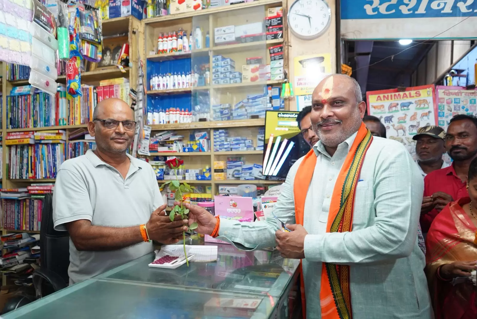 जीएसटी बजट उत्सव को लेकर जनभावनाओं से रुबरुब होने रिसाली मार्केट पहुंचे दुर्ग ग्रामीण विधायक ललित चंद्राकर