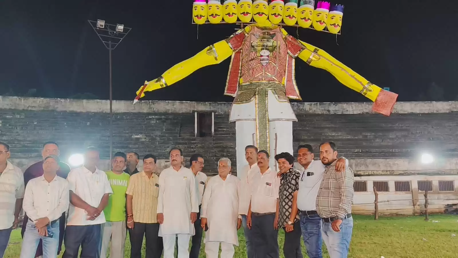 रविशंकर स्टेडियम में 61 वें साल जला रावण का अहंकार, जुटा पूरा शहर