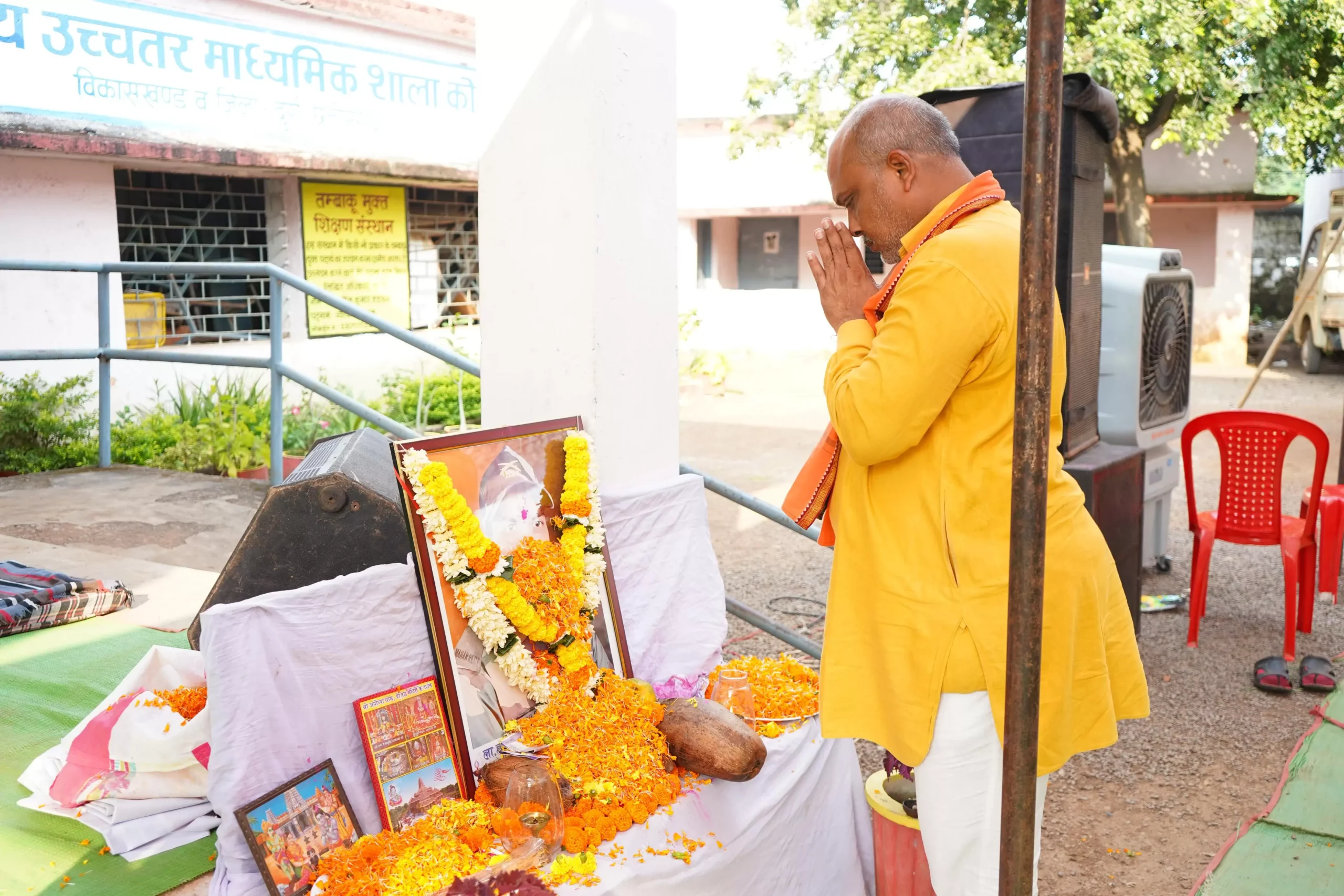 दुर्ग ग्रामीण विधायक ललित चंद्राकर ने वार्षिक श्राद्ध पर शहीद उमेश साहू को श्रद्धांजलि दी