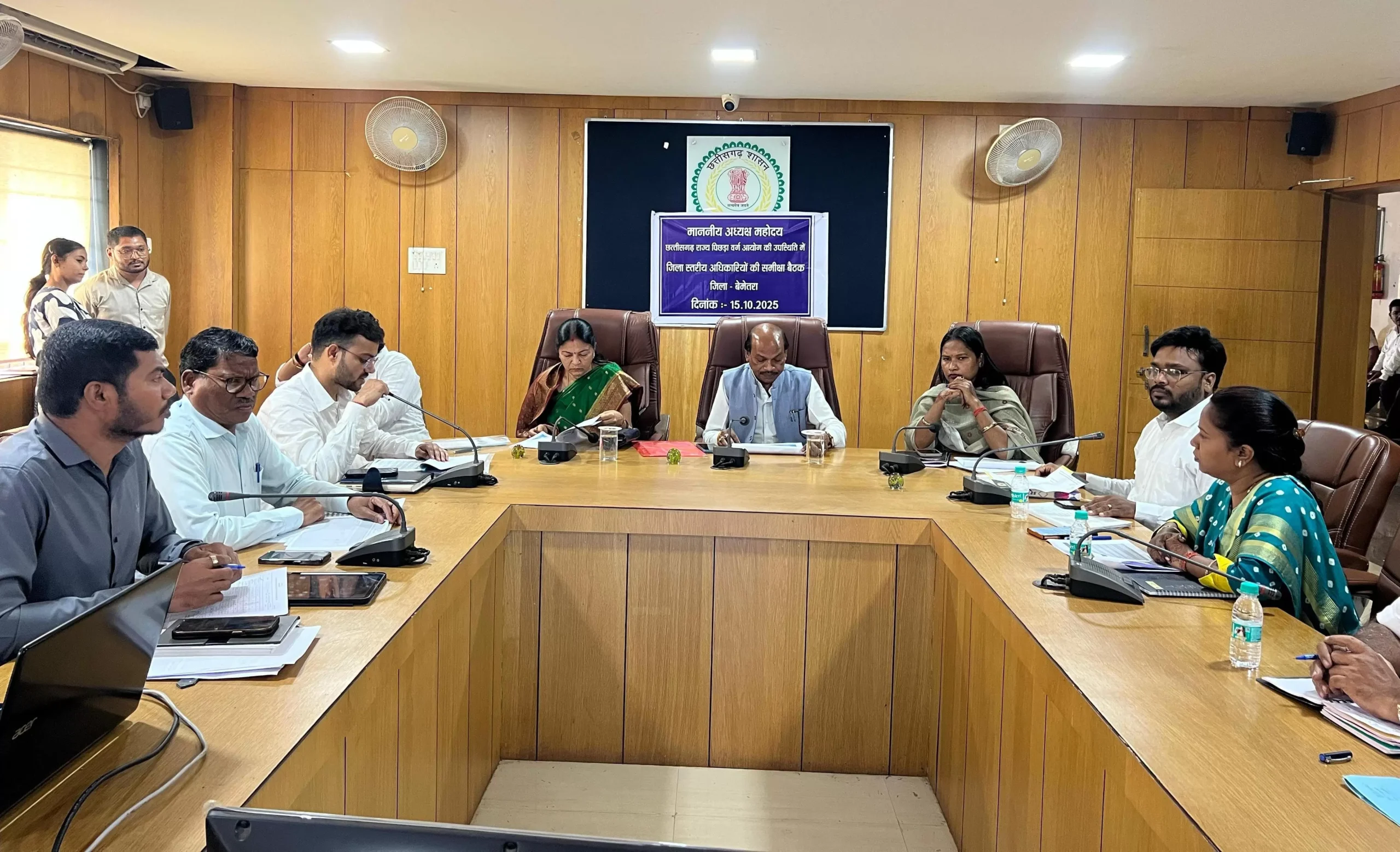 समाज के समग्र विकास और विकसित भारत के संकल्प को पूरा करने की दिशा में सभी अधिकारी संवेदनशीलता से करें कार्य ; नेहरू राम निषाद