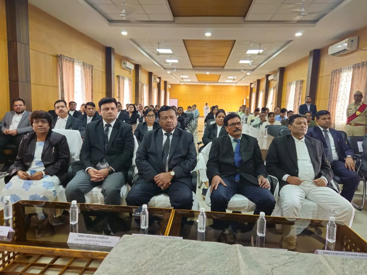 जिला न्यायालय दुर्ग में ग्रीन दीपावली मनाने कार्यशाला आयोजित