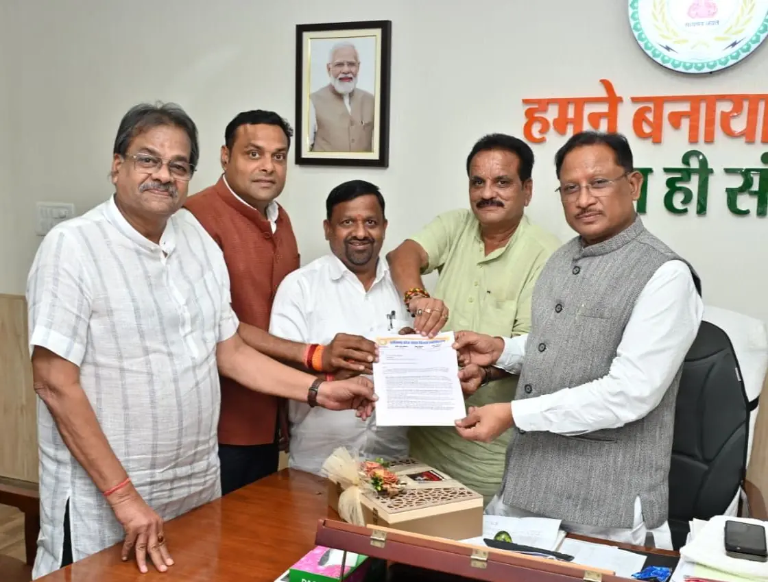 भाजपा के वरिष्ठ नेताओं ने मुख्यमंत्री से की सौजन्य मुलाकात, कांतिलाल बोथरा भी रहे शामिल