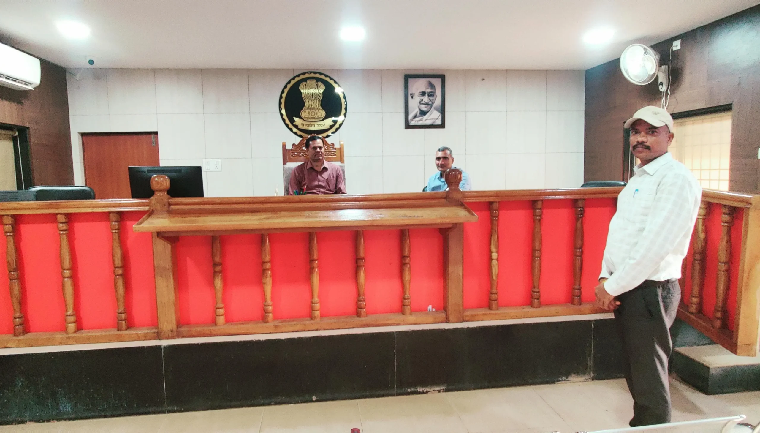 आयुक्त दुर्ग संभाग सत्यनारायण राठौर ने किया बेमेतरा जिले का निरीक्षण