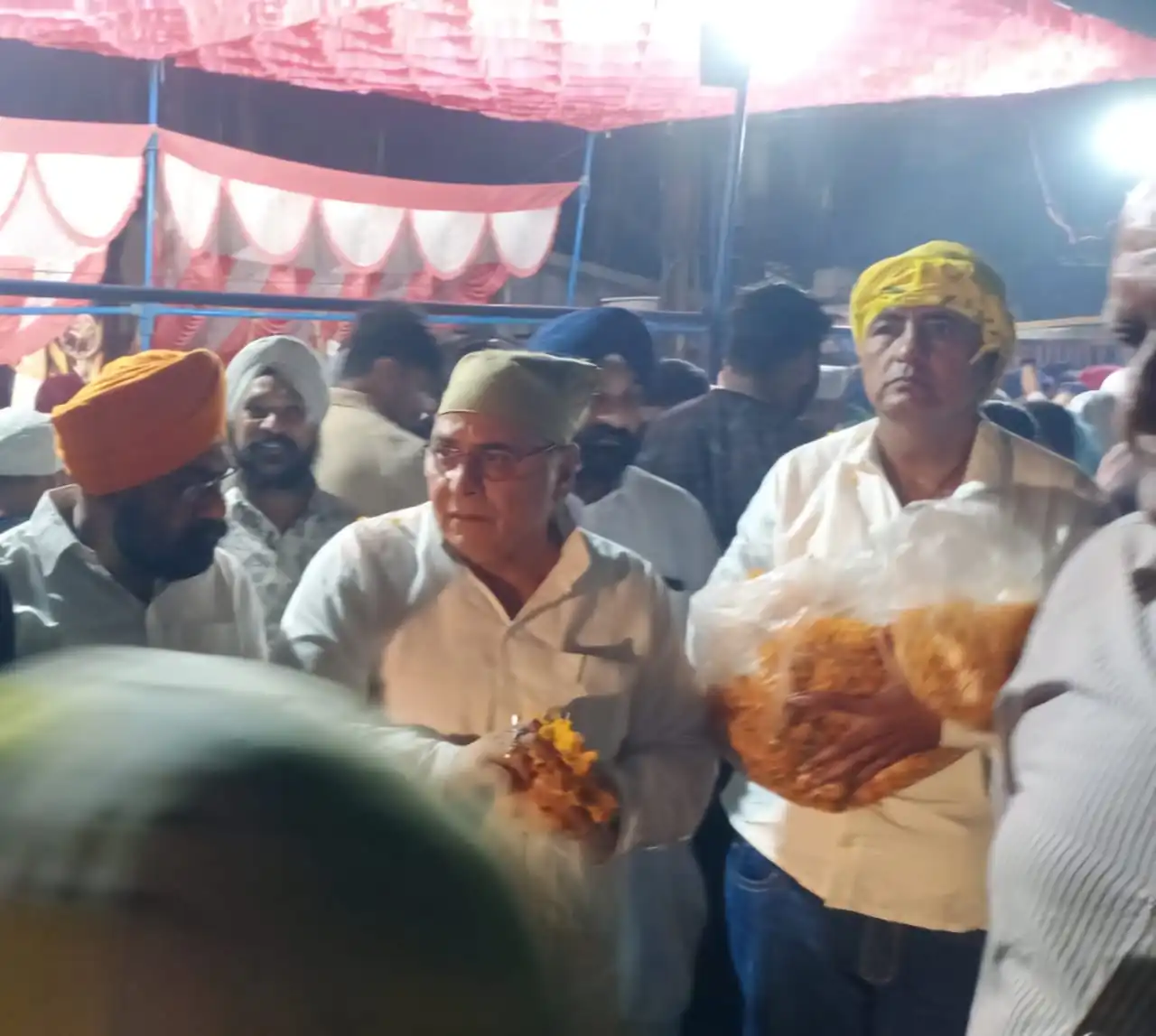 प्रकाश पर्व पर दुर्ग के नगर कीर्तन में शामिल हुए अरुण वोरा, बोले -गुरु नानक देव जी का जीवन सत्य, करुणा और मानवता का अखंड प्रकाश है