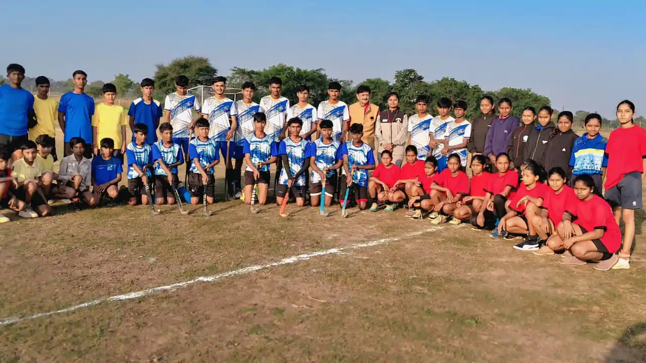 भारतीय हॉकी के 100 वर्ष गौरवशाली इतिहास पर बारगांव में मनाया गया जश्न