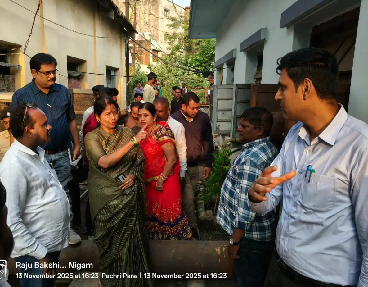 महापौर अलका बाघमार एवं आयुक्त सुमित अग्रवाल ने जलघर का किया निरीक्षण, पानी शुद्ध के पश्चात सप्लाई करने व सुरक्षा के उपाय करने के दिए निर्देश