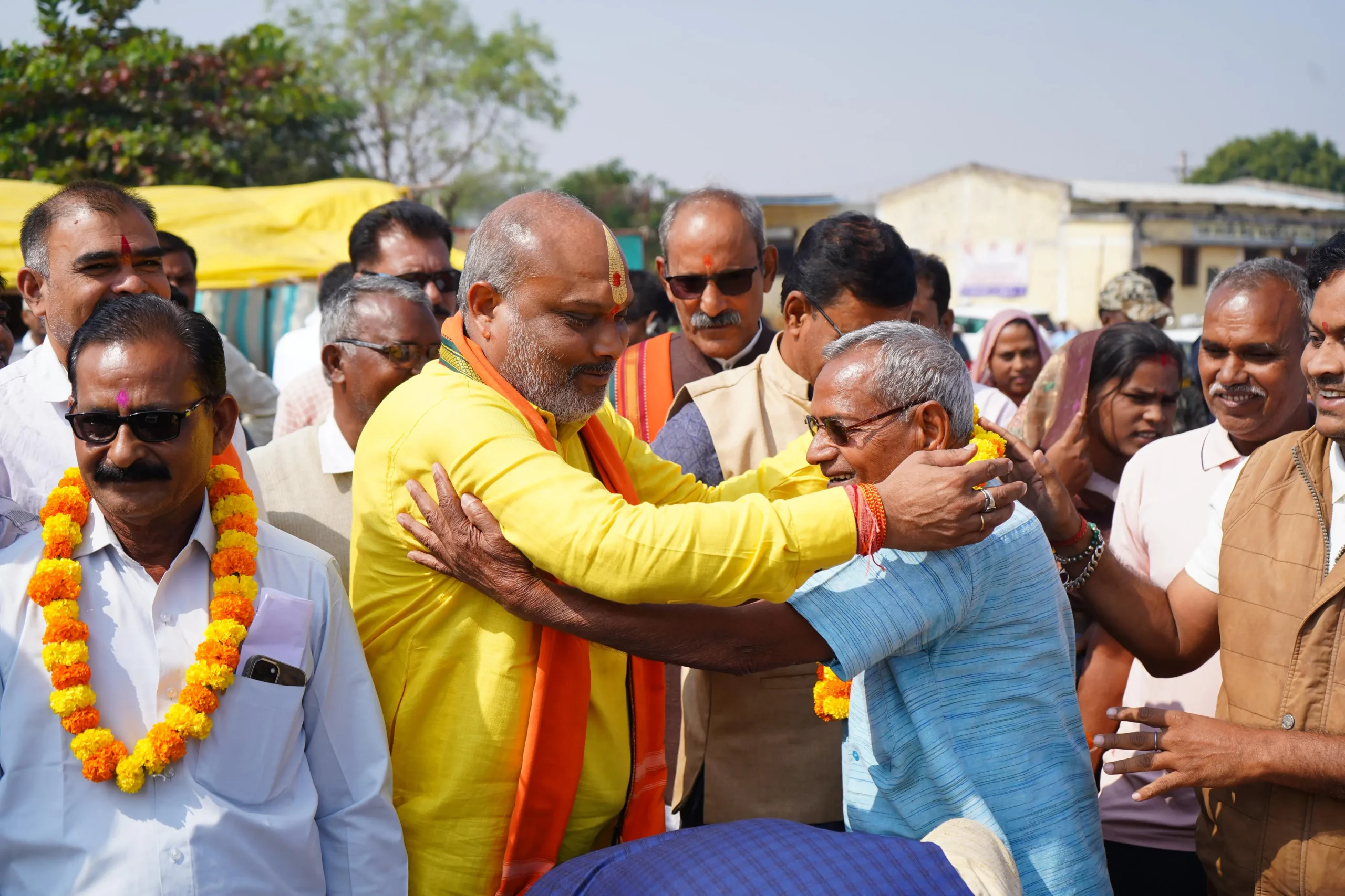 किसानों का महापर्व, धान खरीदी तिहार का शुभारंभ, सांसद, विधायक, प्रभारी सचिव, कमिश्नर एवं कलेक्टर ने की किसानों से धान खरीदी 