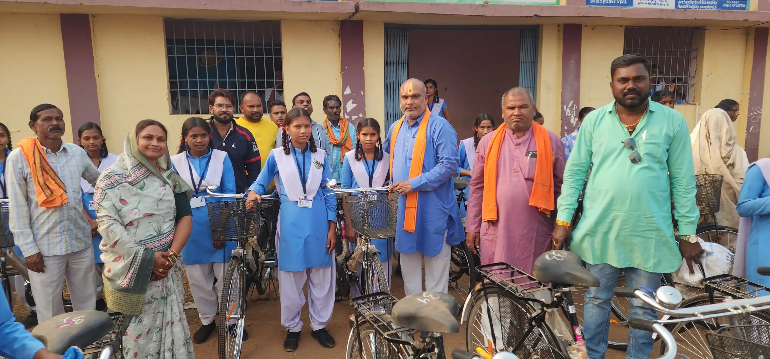 शिक्षा सिर्फ नौकरी नहीं देती बल्कि सही सोच व सही दिशा भी देती है