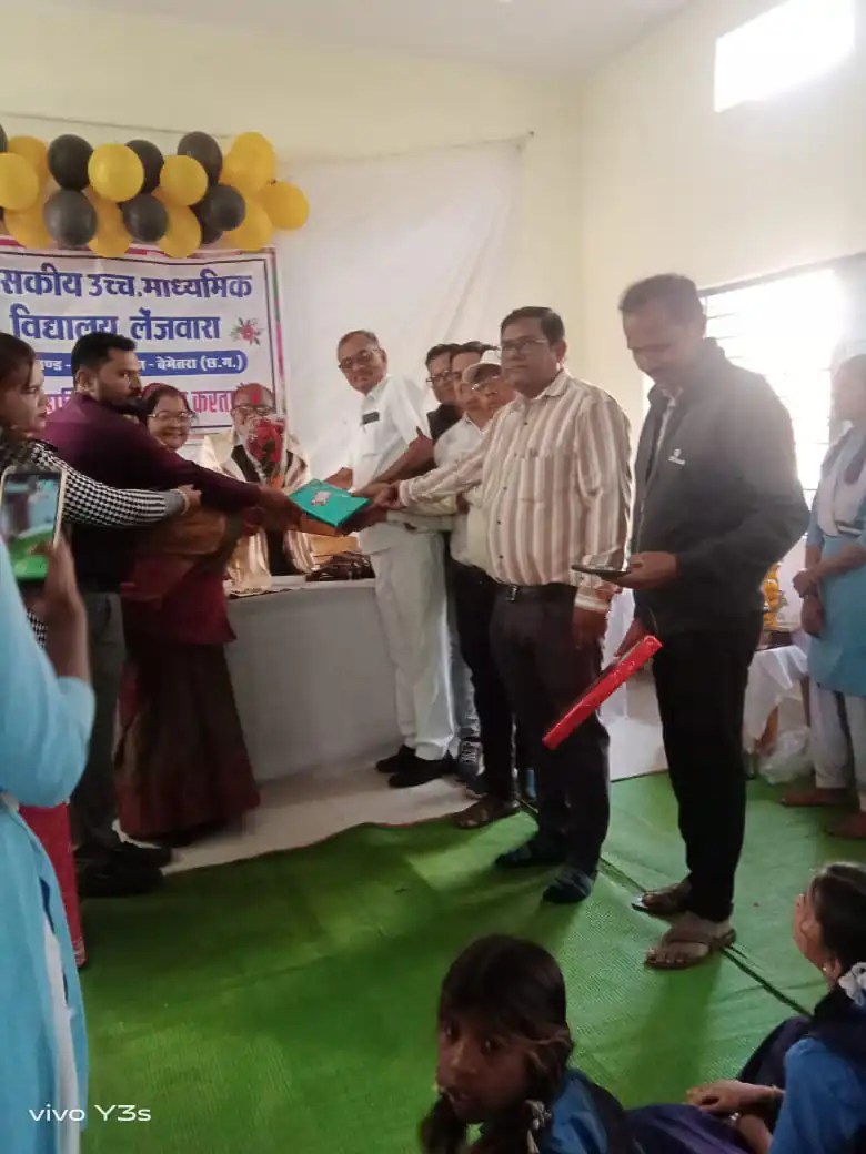 लेंजवारा में प्राचार्य टेसुराम पटेल ने ग्रहण किया पदभार