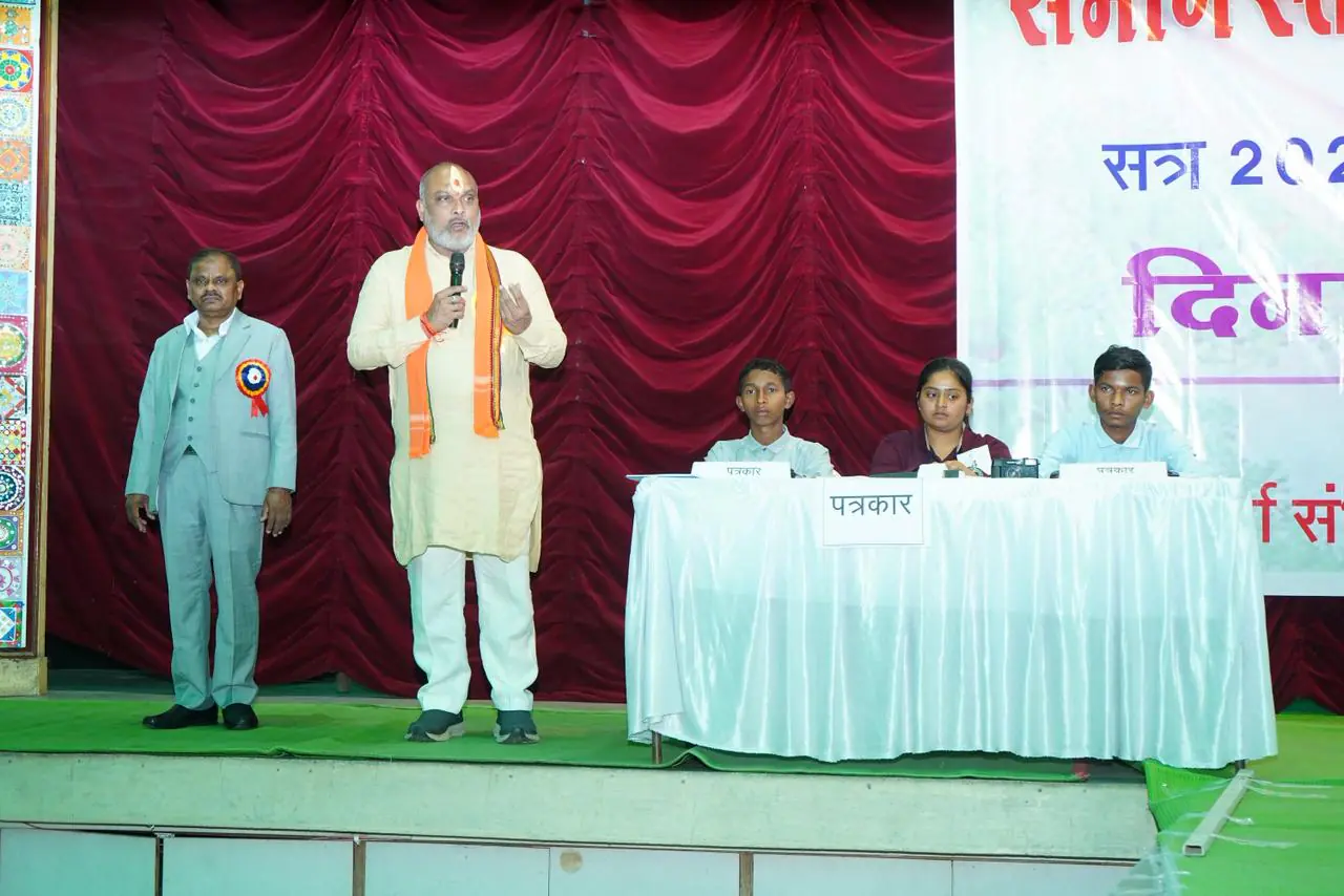 संभाग स्तरीय युवा संसद प्रतियोगिता के उद्घाटन समारोह शामिल हुए दुर्ग ग्रामीण विधायक ललित चंद्राकर