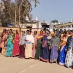 ग्राम गाड़ाडीह थाना परपोड़ी साजा के ग्रामवासियों ने कलेक्ट्रेट पहुंचकर जिला प्रशासन से की शिकायत