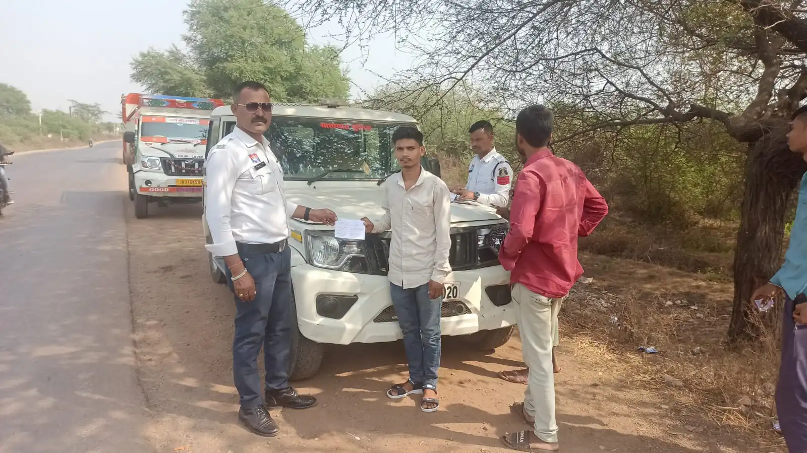 यातायात नियमों का उल्लंघन करने वाले 23 वाहन चालको पर बेमेतरा पुलिस की कार्यवाही, 8,900 रूपये समन शुल्क वसूला