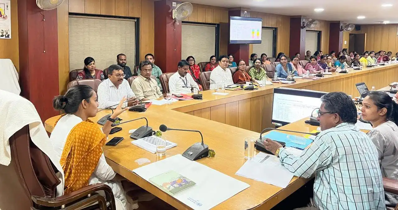 कलेक्टर प्रतिष्ठा ममगाई ने महिला बाल विकास एवं स्वास्थ्य विभाग की संयुक्त बैठक ली, आधार आधारित उपस्थिति, एएनसी पंजीयन व संस्थागत प्रसव पर विशेष जोर