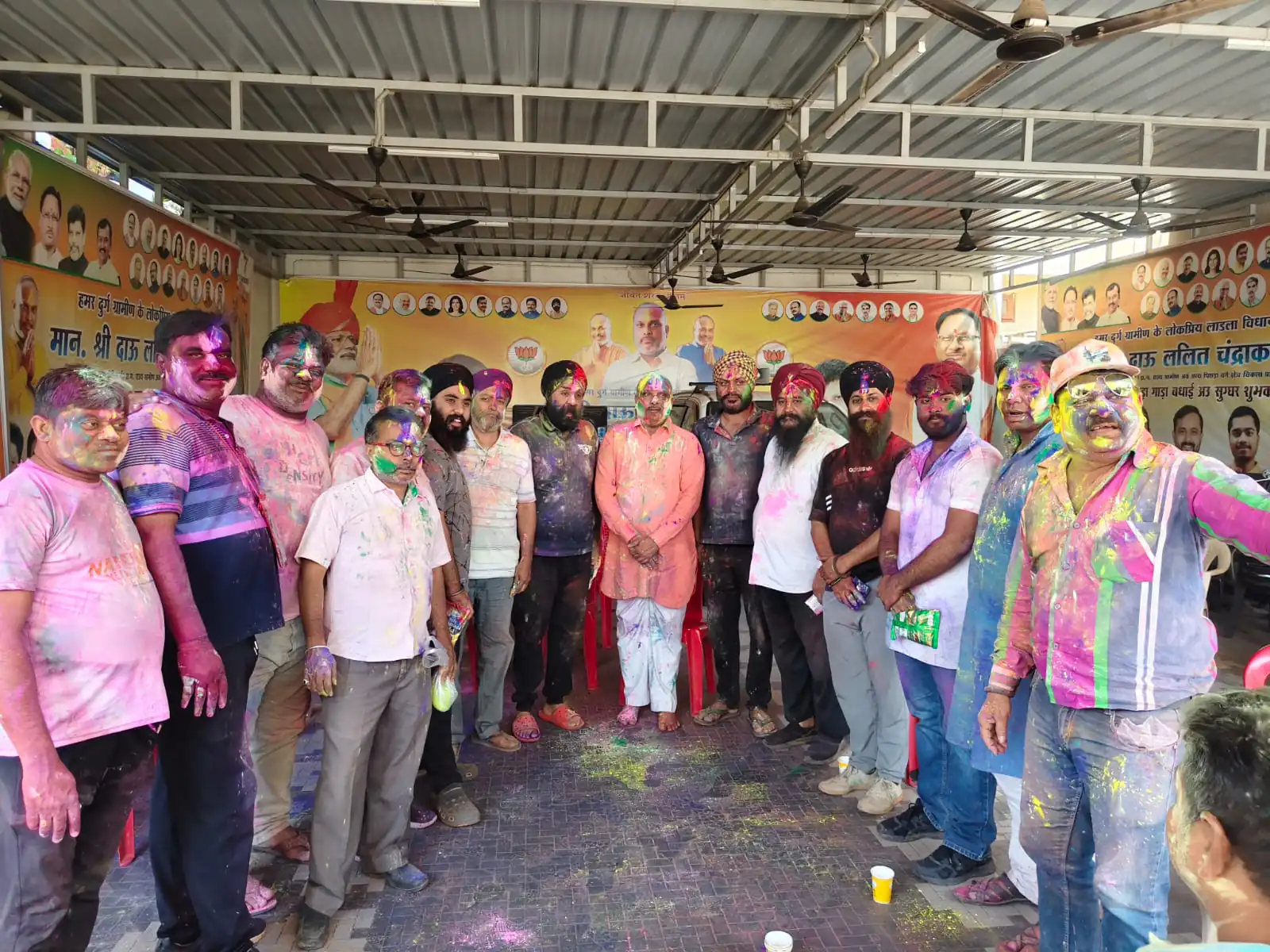 दुर्ग ग्रामीण विधायक ललित चंद्राकर ने क्षेत्र की जनता संग खेली होली