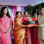 महिला दिवस पर राष्ट्रीय उपाध्यक्ष सरोज पांडेय एवं महापौर अलका बाघमार द्वारा 500 से अधिक हेलमेट और सुरक्षा सामग्री का वितरण