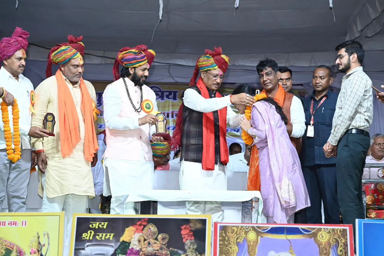 चन्द्रनाहू कुर्मी क्षत्रिय समाज के अधिवेशन में शामिल हुए मुख्यमंत्री  विष्णुदेव साय कैबिनेट मंत्री गुरु खुशवंत साहेब व दुर्ग ग्रामीण विधायक ललित चंद्राकर