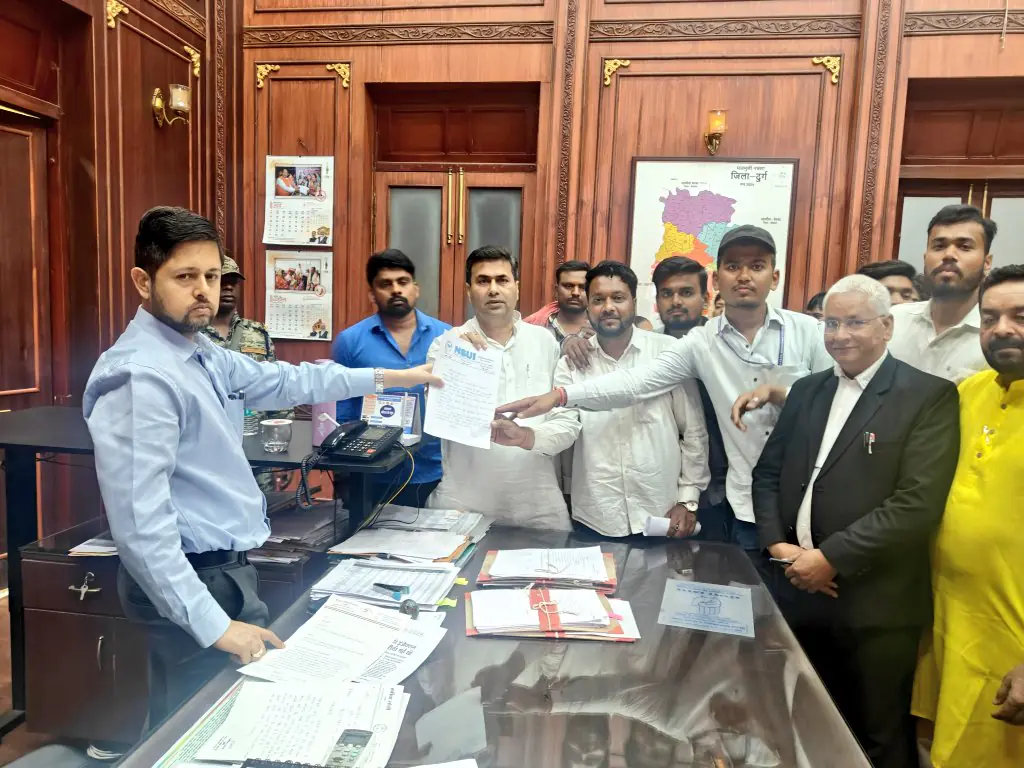 एनएसयूआई का दो दिवसीय उपवास सत्याग्रह