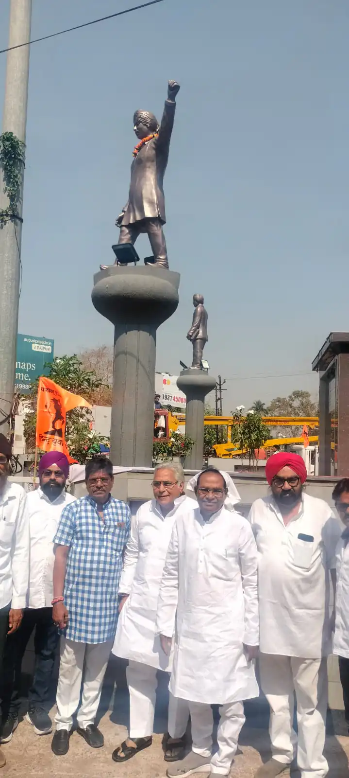 शहीद दिवस पर दुर्ग के शहीद चौक में आयोजित कार्यक्रम में शामिल हुए अरुण वोरा, वीर सपूतों को दी श्रद्धांजलि