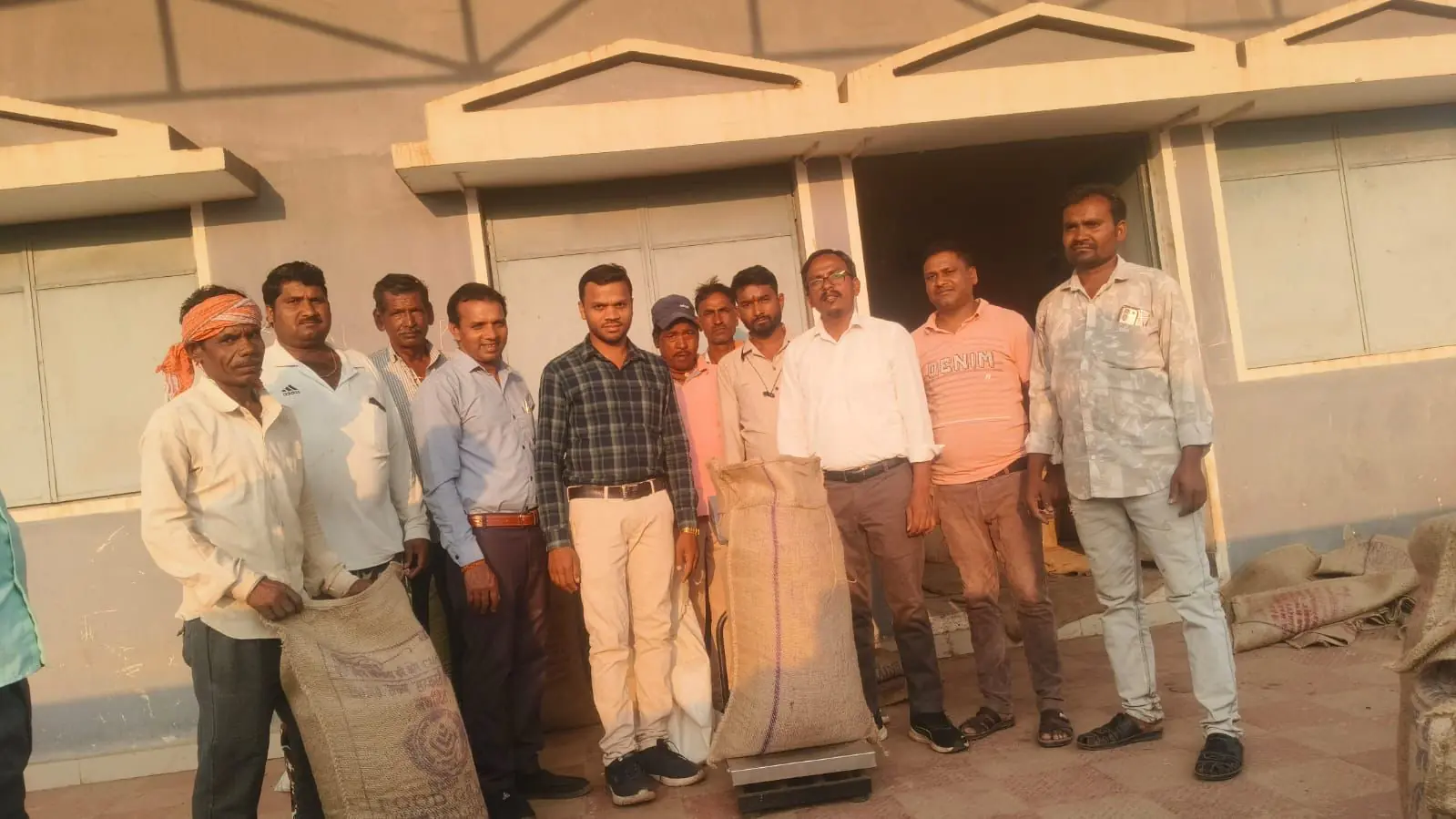 जिले में MSP पर चना खरीदी का शुभारंभ, पहले ही दिन 45 क्विंटल की खरीदी