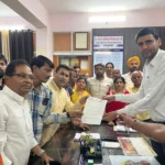 पेंशन, सफाई व पेयजल समस्या को लेकर कांग्रेस का निगम पर हमला, आयुक्त को सौंपा ज्ञापन