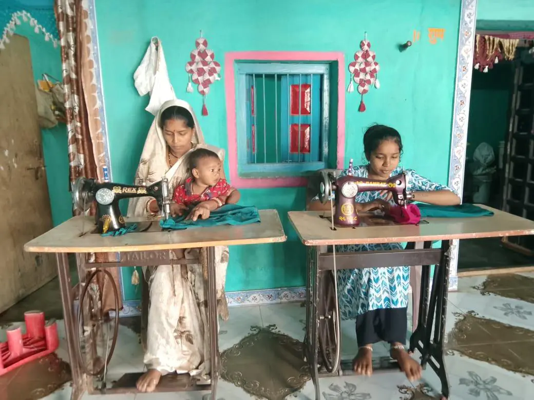 साहस, आत्मविश्वास और मेहनत की मिसाल: ग्राम मनियारी की महिलाओं ने लिखी सफलता की नई कहानी