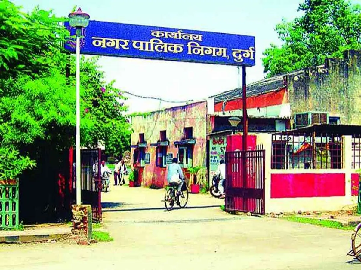 राजस्व राशि जमा नहीं करने पर निगम आयुक्त की सख्त कार्रवाई, दो कर्मचारी निलंबित