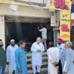 दुर्ग में आग से प्रभावित परिवारों से मिले अरुण वोरा, संकट की घड़ी में जताई संवेदना