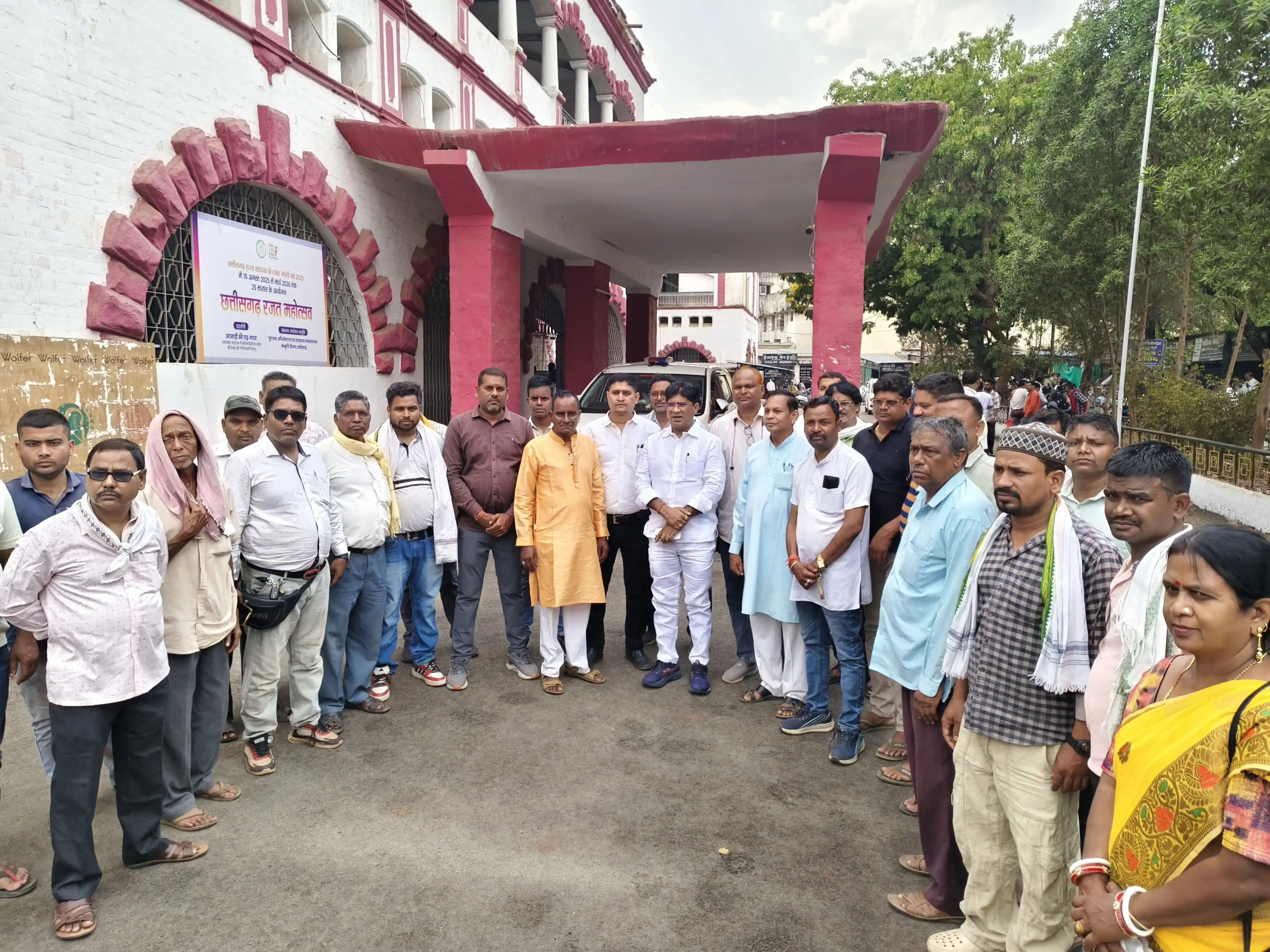 कांग्रेस जिलाध्यक्ष राकेश ठाकुर एवं प्रशासन की सार्थक पहल से सुलझा मामला, संवाद और समन्वय से किसानों की निःशर्त रिहाई