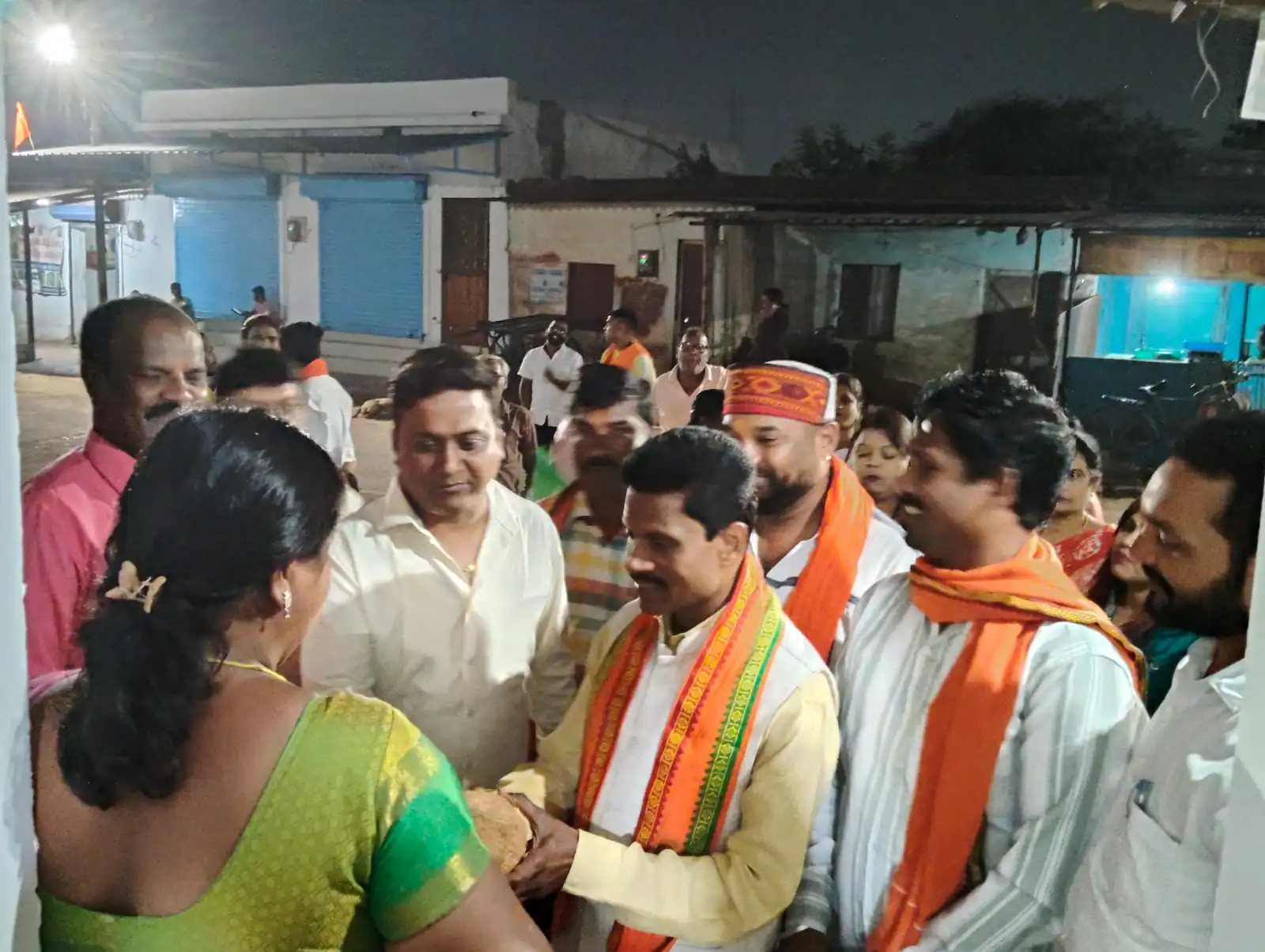 गांव चलो, बस्ती चलो अभियान के तहत ग्राम पुरैना में भाजपा का जनसंपर्क अभियान में घर-घर पहुंचकर बताई मोदी सरकार व विष्णुदेव साय सरकार की उपलब्धियां,वरिष्ठ कार्यकर्ताओं व लाभार्थियों का हुआ सम्मान