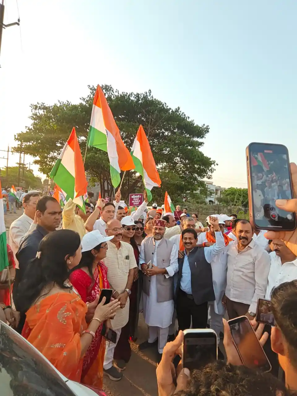 नारी शक्ति वंदन अधिनियम के समर्थन में महिला मोर्चा निकाला स्कूटी रैली