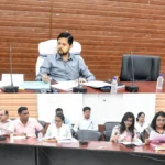 कलेक्टर ने प्रधानमंत्री आवास योजना के कार्यो की समीक्षा की, रूचि नही लेने पर आवास स्वीकृति की जाएगी निरस्त