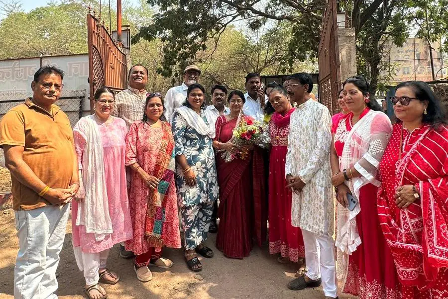 लकवा मरीजों के पुनर्वास के लिए महापौर की पहल, 5 लाख की व्यायाम सामग्री हेतु सहायता की घोषणा