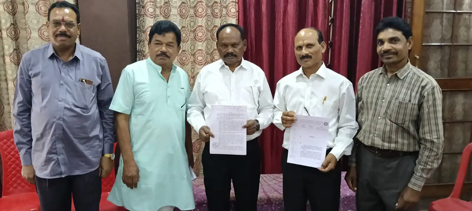 केंद्रीय गोंड महासभा धमधागढ़ के एमडी ठाकुर ही होंगे अध्यक्ष, निर्वाचन को चुनौती देने वाली याचिका खारिज, समाज में खुशियों का माहौल