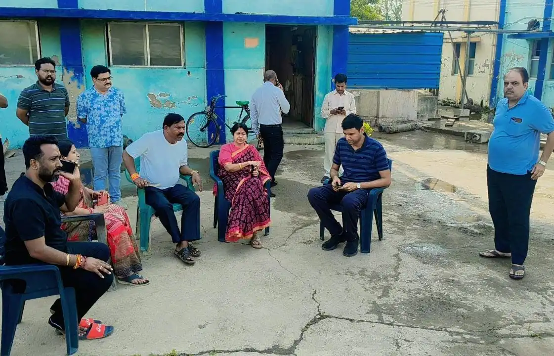 फिल्टर प्लांट में लीकेज का महापौर ने किया निरीक्षण, जल्द सुधार के दिए निर्देश,जल आपूर्ति बाधित होने पर महापौर अलका बाघमार सुबह 7 बजे पहुंचीं मौके पर